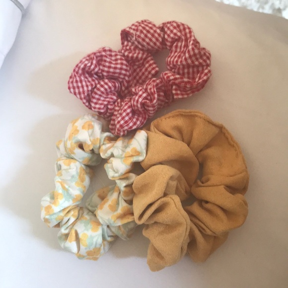 PacSun Accessories - 3 pack scrunchies